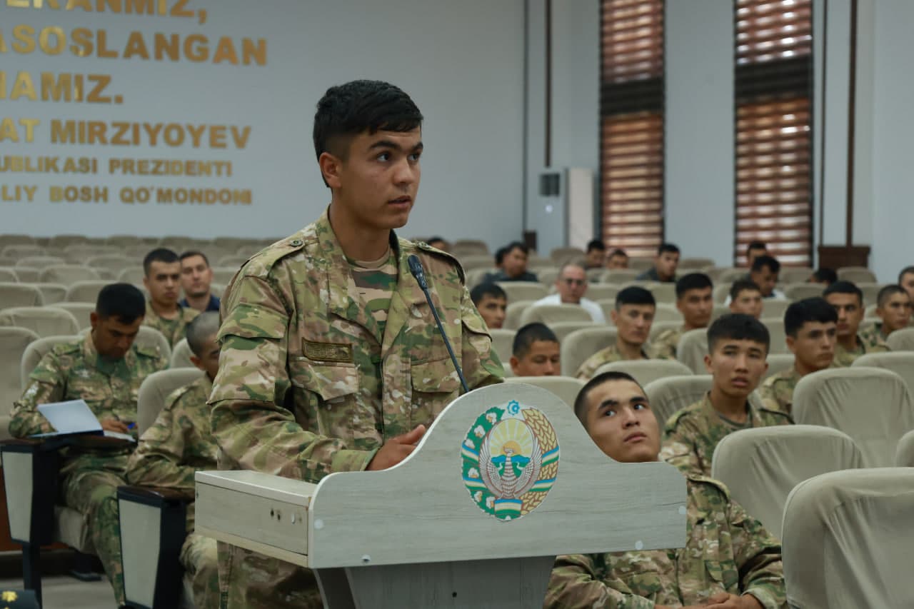 "Jasorat maktabi" ishtirokchilari Surxondaryo viloyati hokimi bilan uchrashdi