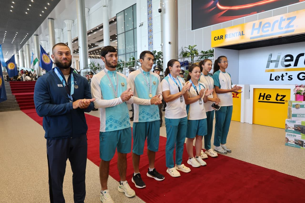Gʻolib sportchilarimiz Mustaqillik bayrami arafasida yurtimizga qaytdi