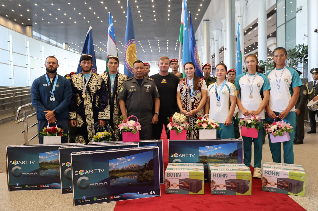 Gʻolib sportchilarimiz Mustaqillik bayrami arafasida yurtimizga qaytdi