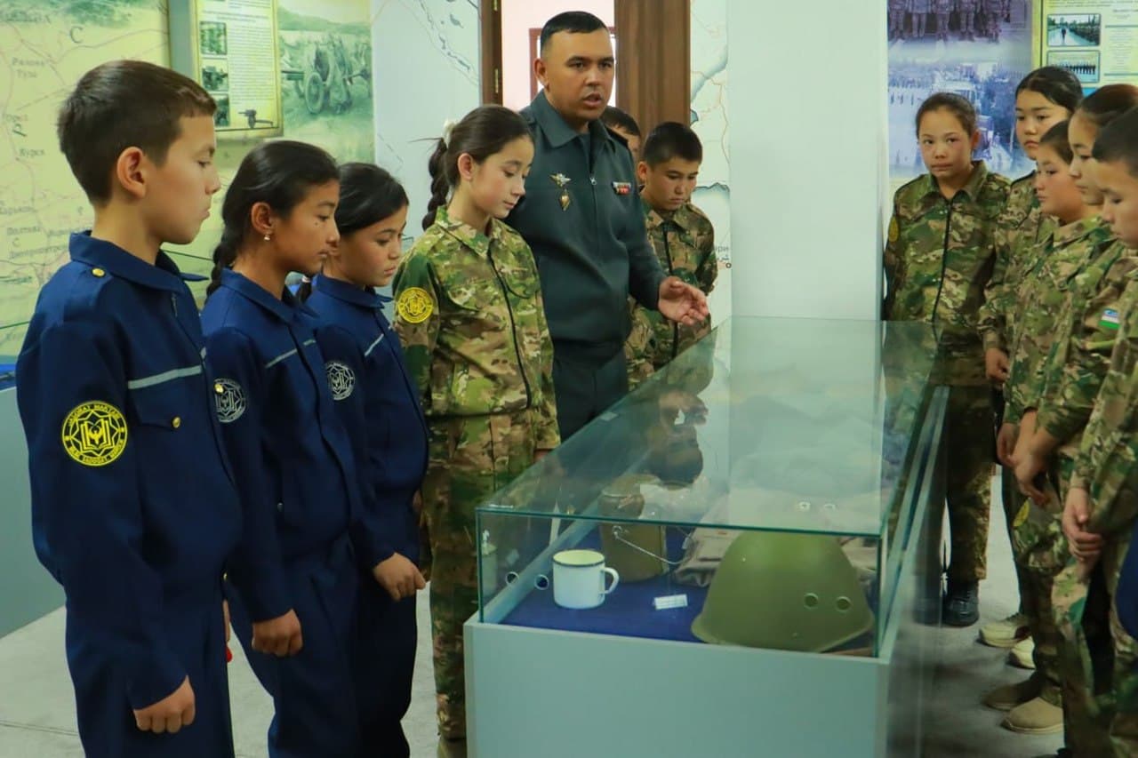 “Jasorat” sinfi o‘quvchilari harbiy xizmat jarayonlari bilan tanishdi