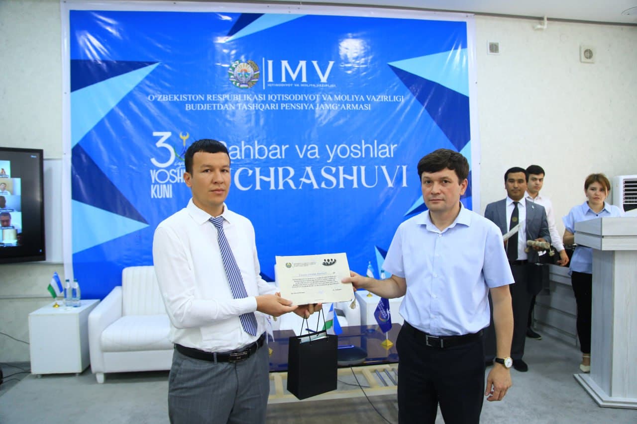 Jizzax shahrida "Rahbar va yoshlar" uchrashuvi tashkil etildi.