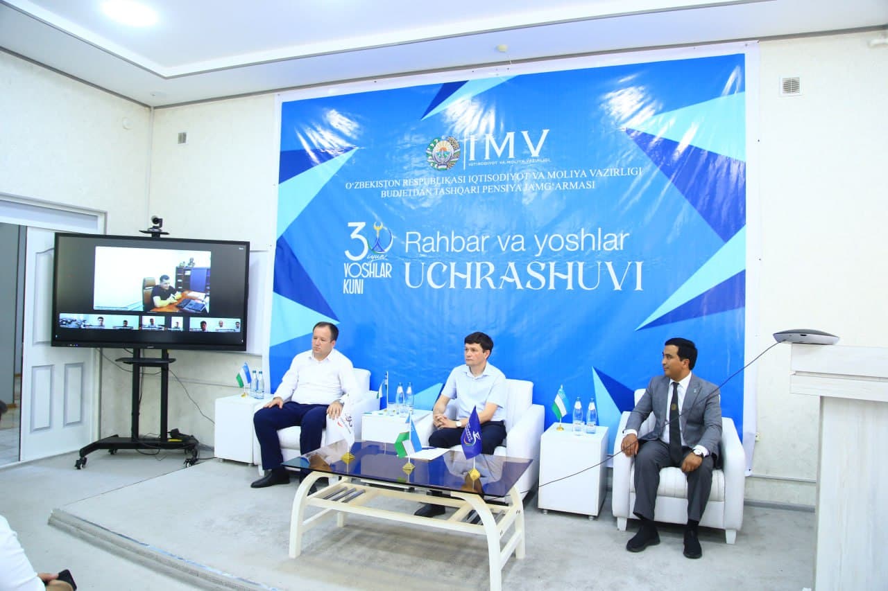 Jizzax shahrida "Rahbar va yoshlar" uchrashuvi tashkil etildi.