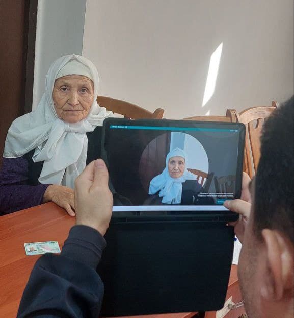 Фуқароларни биометрик идентификация қилиш (Face-ID) орқали нақд шаклда пенсияларни тўлаш жараёнлари бошланди.