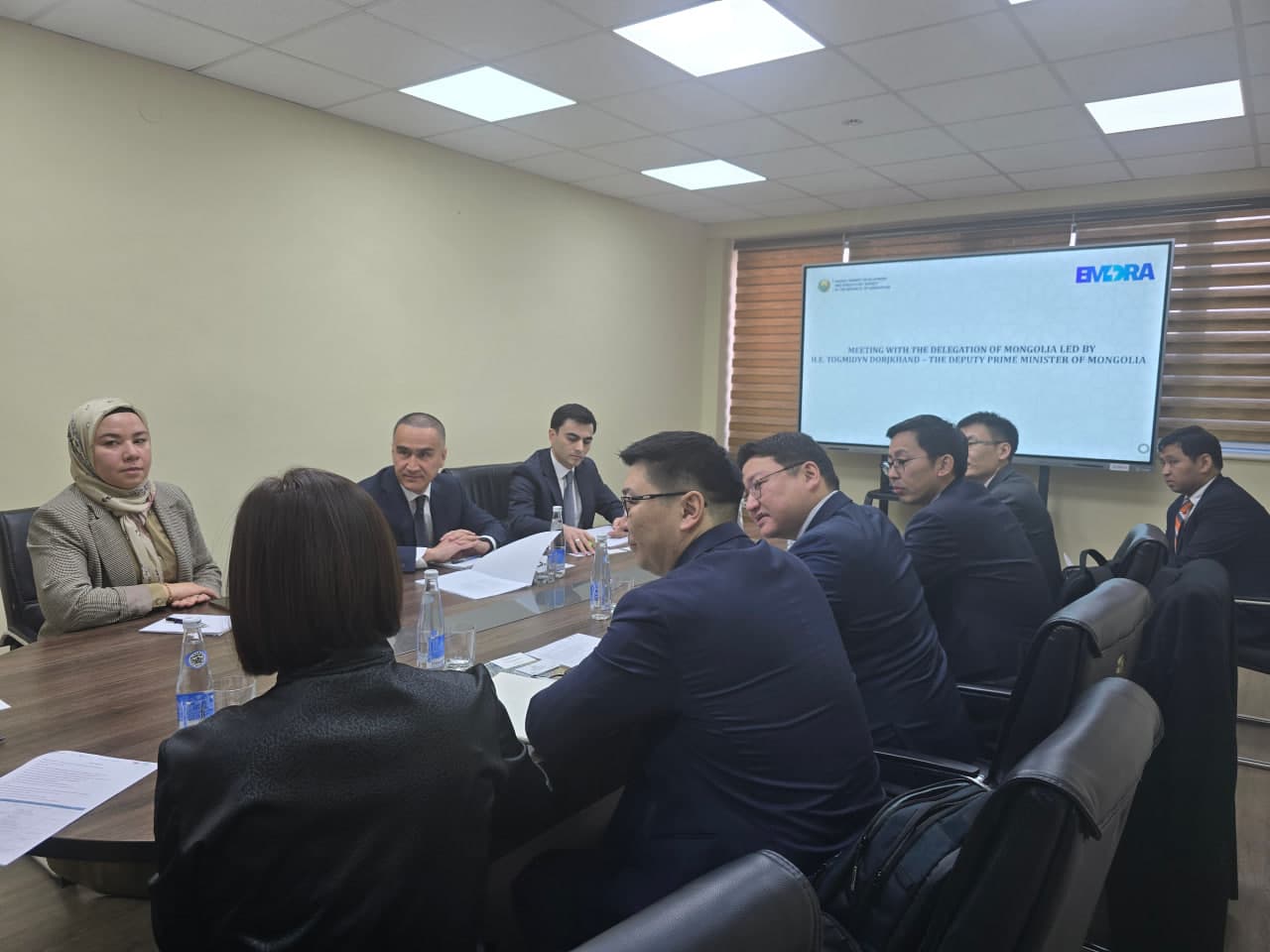 A meeting was held with the Mongolian delegation