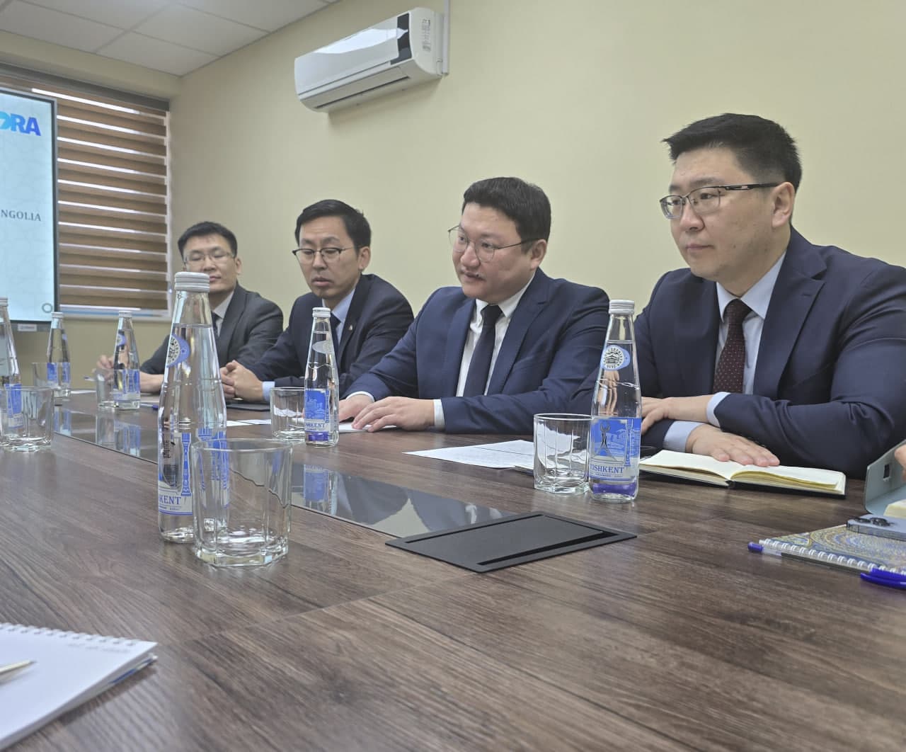 A meeting was held with the Mongolian delegation