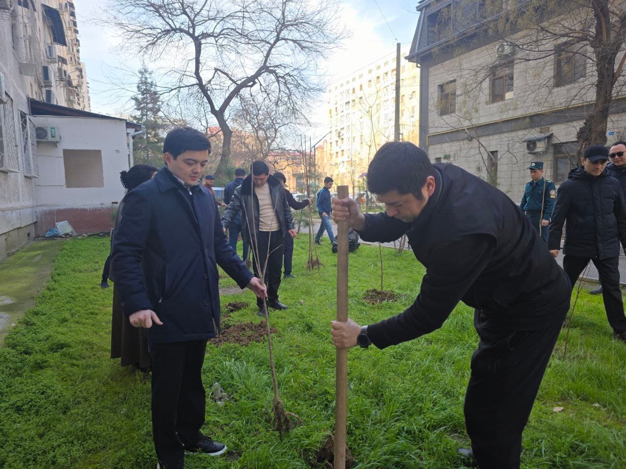 Bahorgi koʻchat ekish tadbiri boʻlib oʻtdi