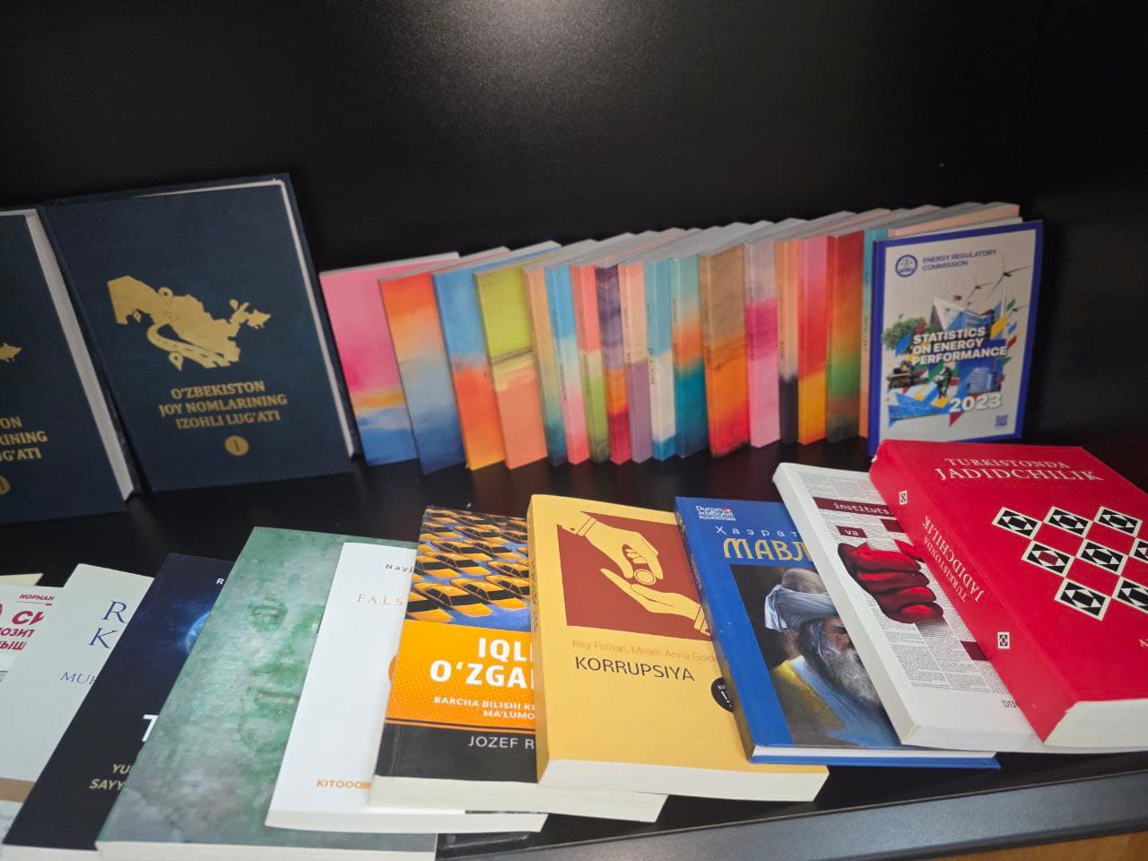 Agentlikda “Kitob burchagi” yaratildi