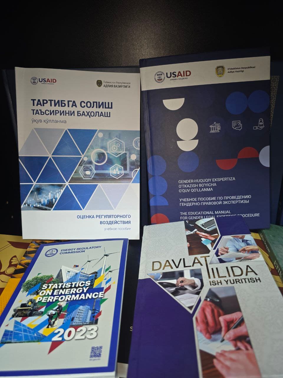 Agentlikda “Kitob burchagi” yaratildi