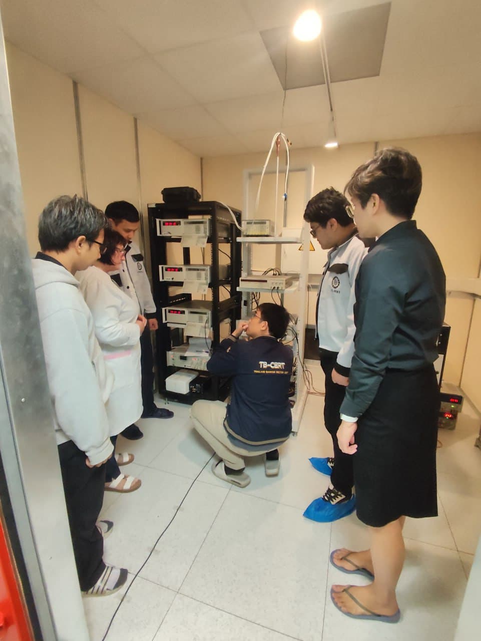 Vaqt va chastota laboratoriyasi xodimlari Tailandda malaka oshirmoqda