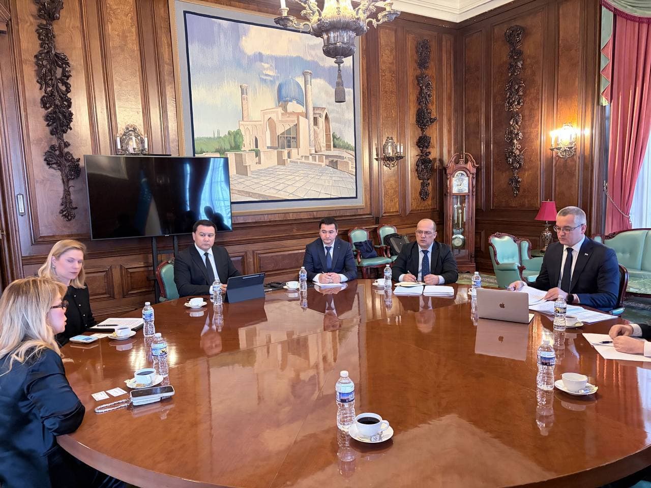 Amerika–Oʻzbekiston savdo palatasi va AQSh kompaniyalari bilan uchrashuv