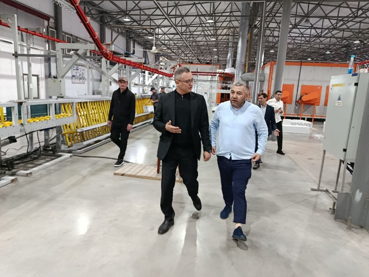 Qo‘qondagi sanoat korxonalari faoliyati o‘rganildi