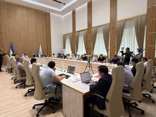 Yengil sanoat sohasi ishlab chiqaruvchilari va tadbirkorlari ishtirokida ochiq muloqot tashkil etildi