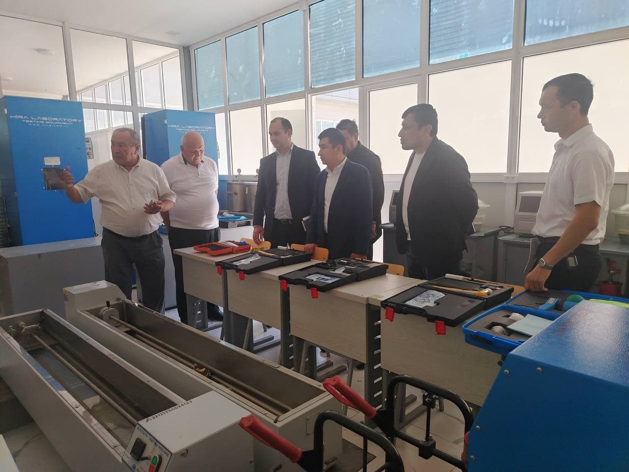 Jizzaxda tadbirkorlar va talabalar uchun sayyor qabul tashkil etildi