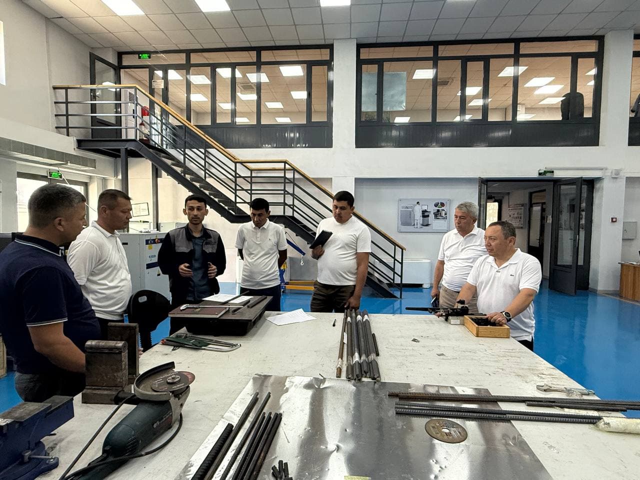 “LABTUR”da tadbirkorlar laboratoriyalar faoliyati bilan tanishtirildi