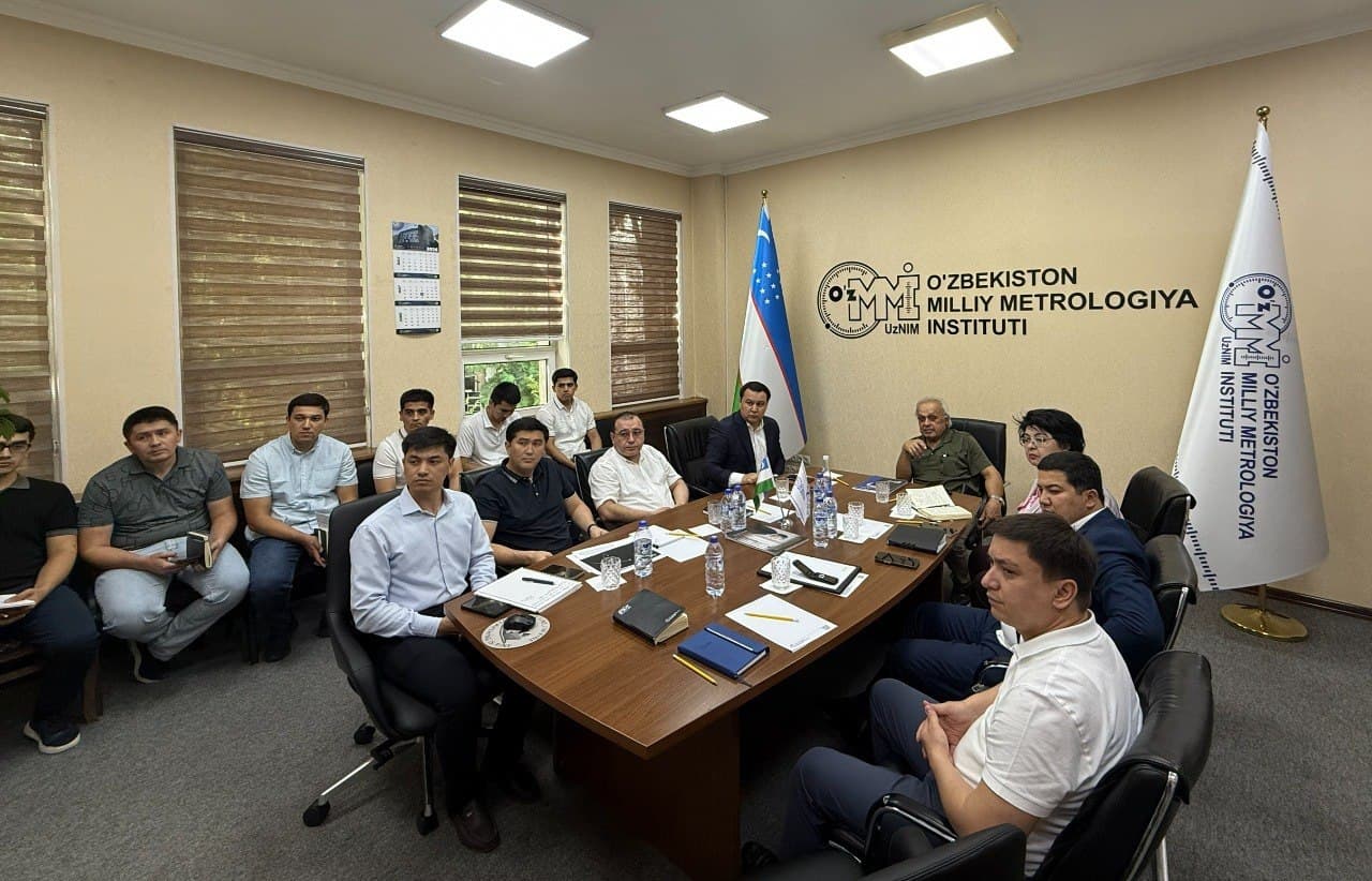 O‘zMMI yosh olimlari Anvar Zaxidov bilan ilmiy uchrashuv o‘tkazdi