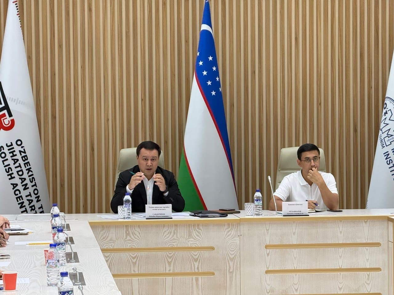 Texnik jihatdan tartibga solish agentligi huzurida tashkil etilgan “Texnik jihatdan tartibga solish sohasida tadbirkorlarni qo‘llab-quvvatlash klubi” doirasida Bojxona qo‘mitasi va Bojxona brokerlari uyushmasi bilan hamkorlikda ochiq muloqot o‘tkazildi.