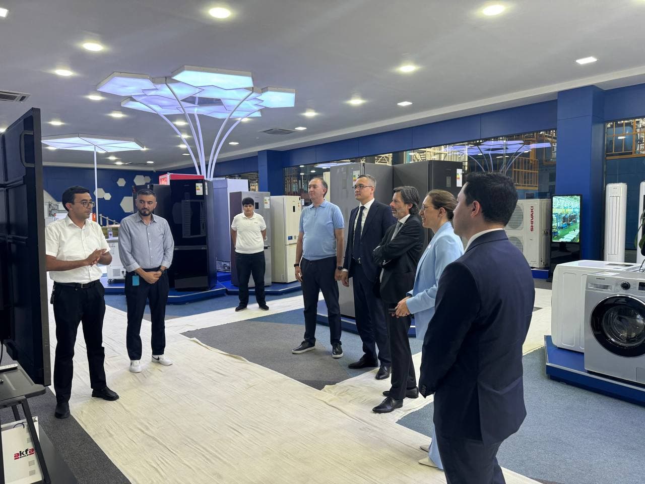 Xalqaro elektrotexnika komissiyasi (IEC) Bosh kotibi Texnopark faoliyati bilan tanishdi