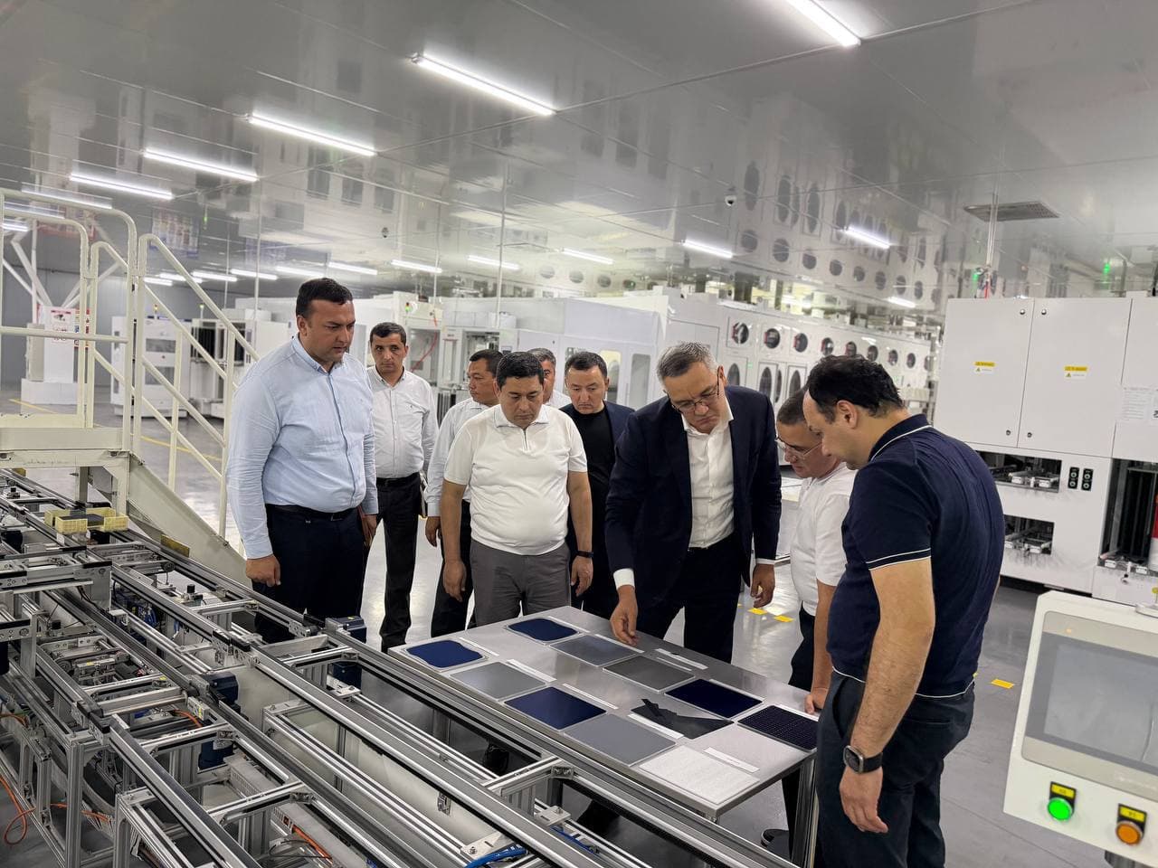 Yashil energiya va xalqaro brend: Agentlik direktori “Asia Powersun” korxonasi faoliyatini o‘rgandi