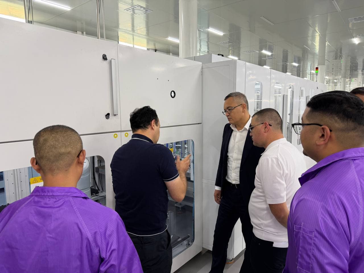 Yashil energiya va xalqaro brend: Agentlik direktori “Asia Powersun” korxonasi faoliyatini o‘rgandi