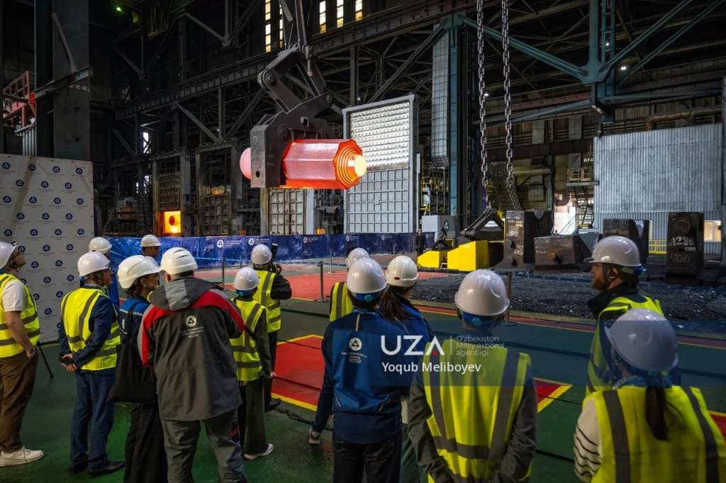 ПРЕСС-ТУР ПО ПОВОДУ ИЗГОТОВЛЕНИЯ СТАЛЬНОГО ОСНОВАНИЯ ДЛЯ РЕАКТОРА АТОМНОЙ ЭЛЕКТРОСТАНЦИИ