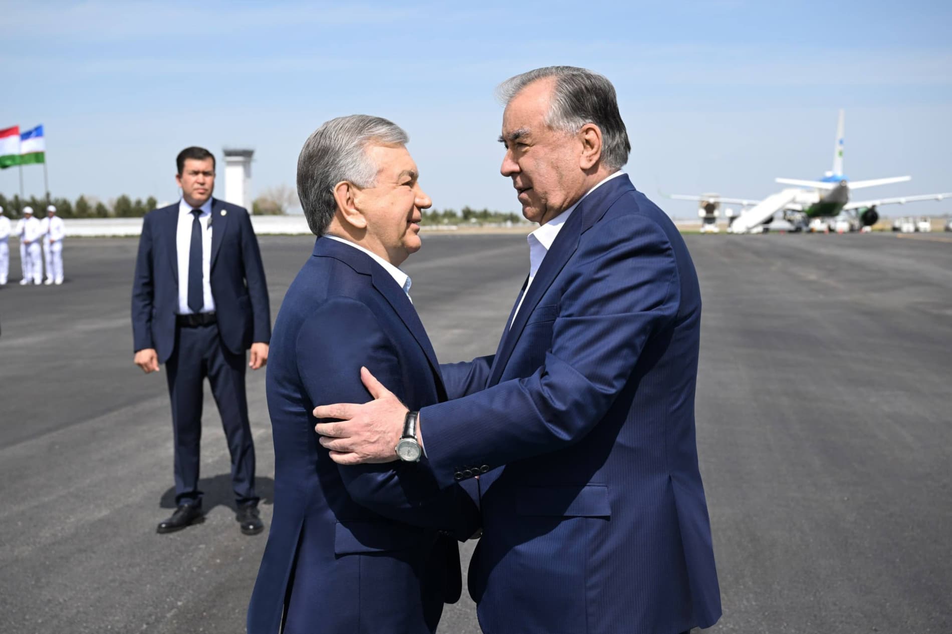 Президенты Узбекистана и Таджикистана прибыли в Бухару