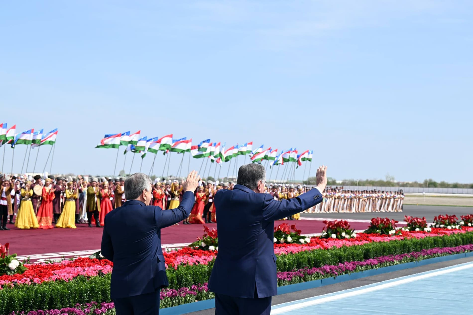 Президенты Узбекистана и Таджикистана прибыли в Бухару