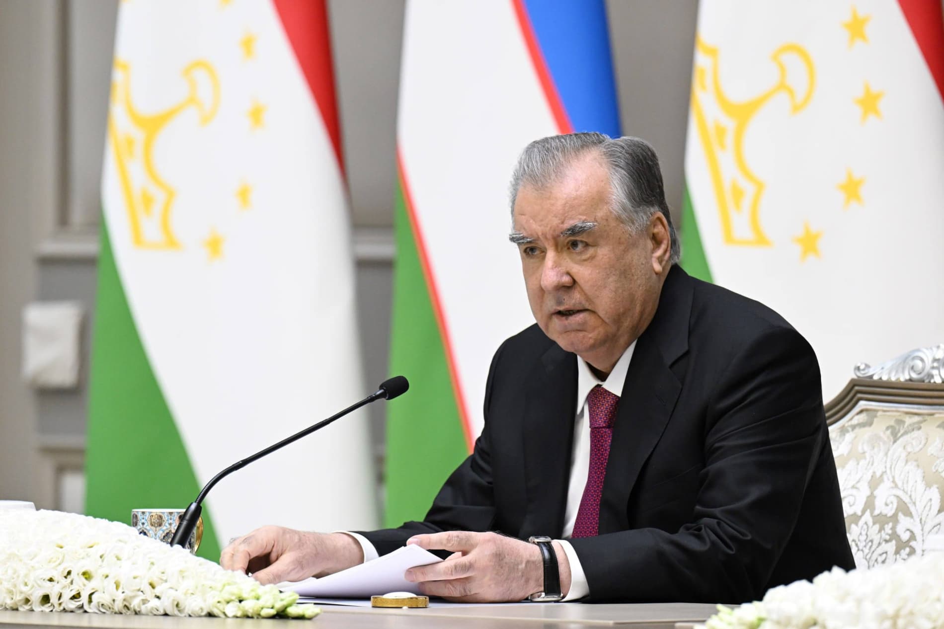 Президенты Узбекистана и Таджикистана подвели итоги плодотворных переговоров