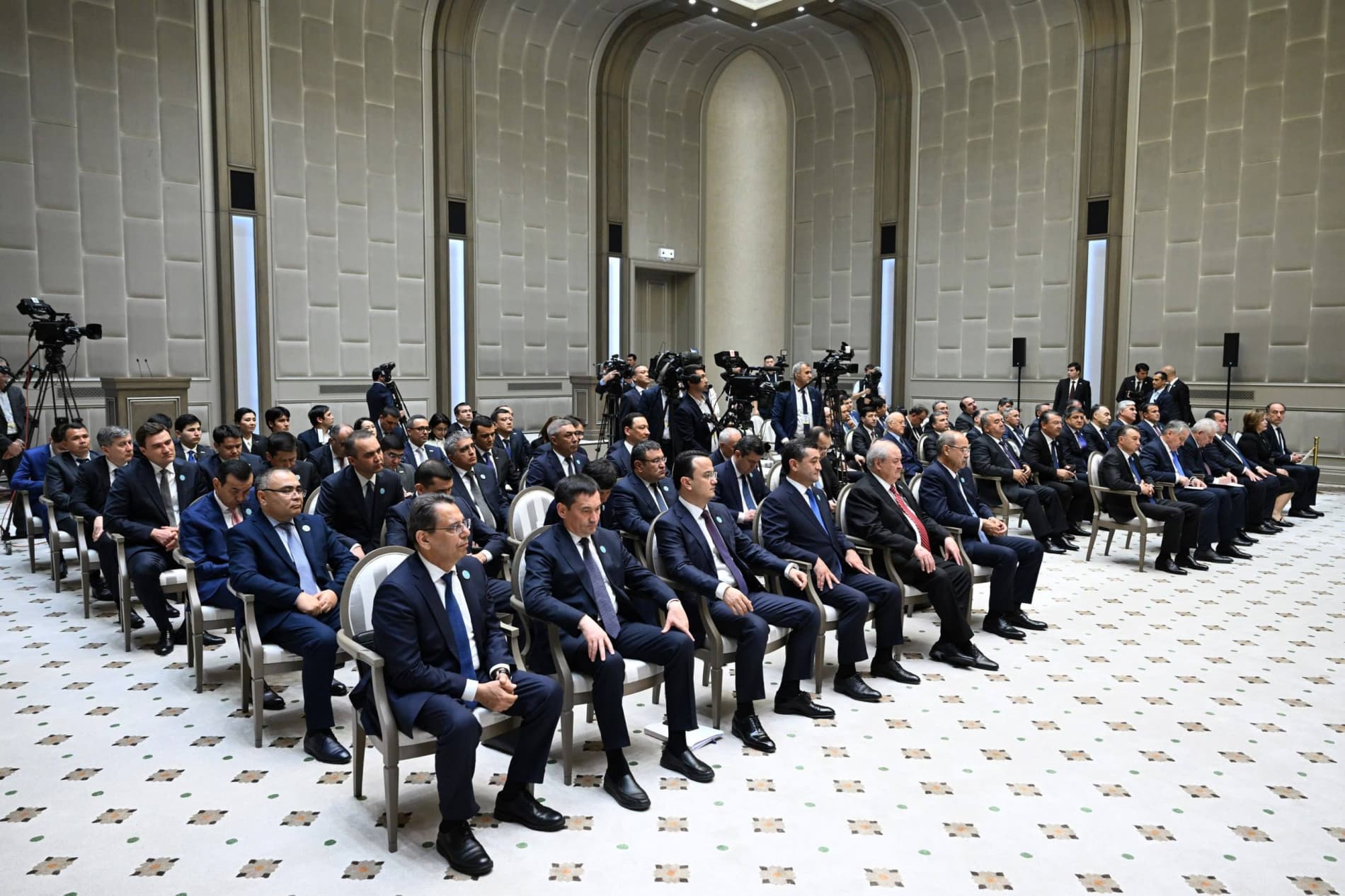 Президенты Узбекистана и Таджикистана подвели итоги плодотворных переговоров