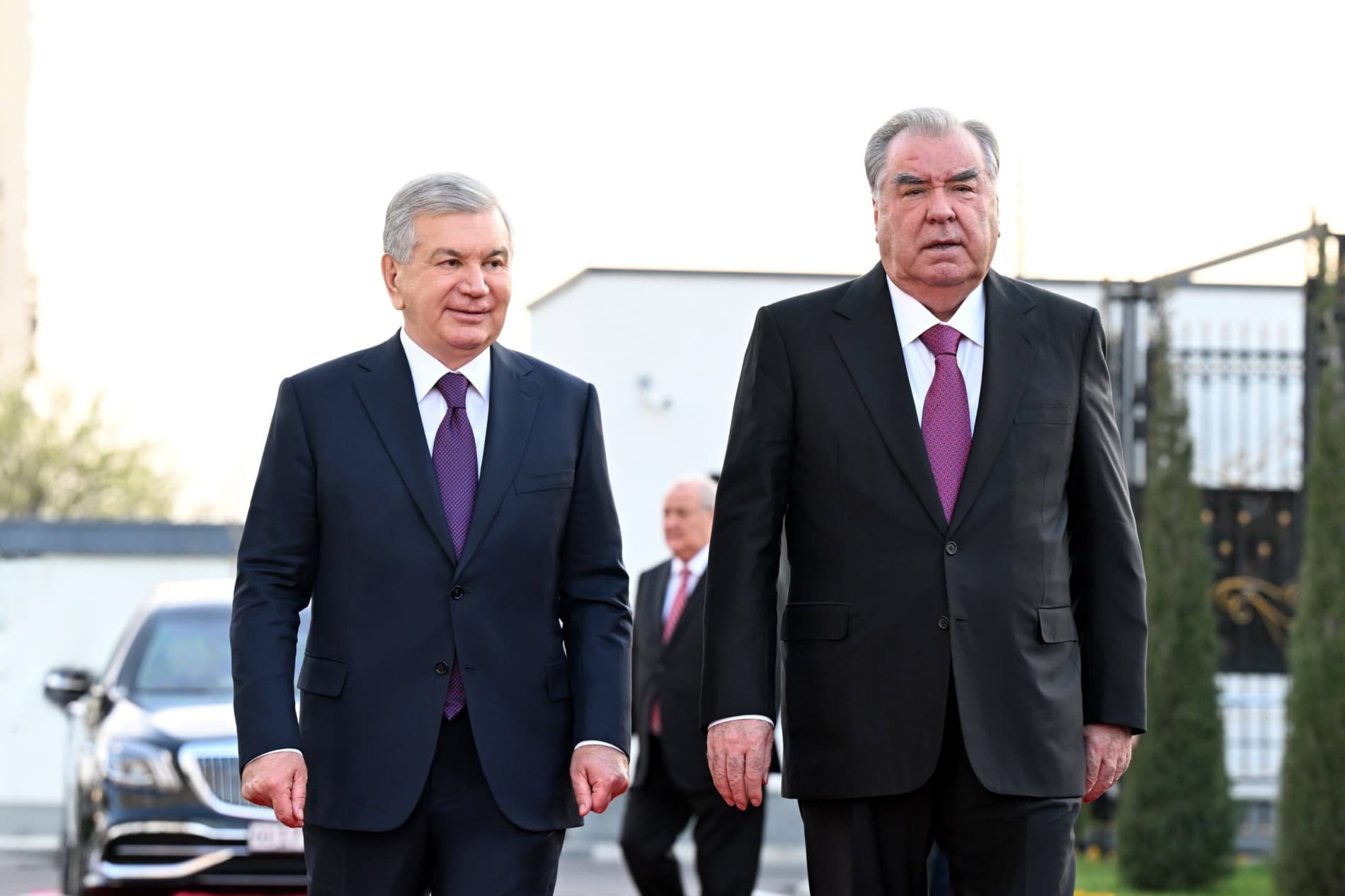 Президенты открыли новое здание посольства Таджикистана в Узбекистане