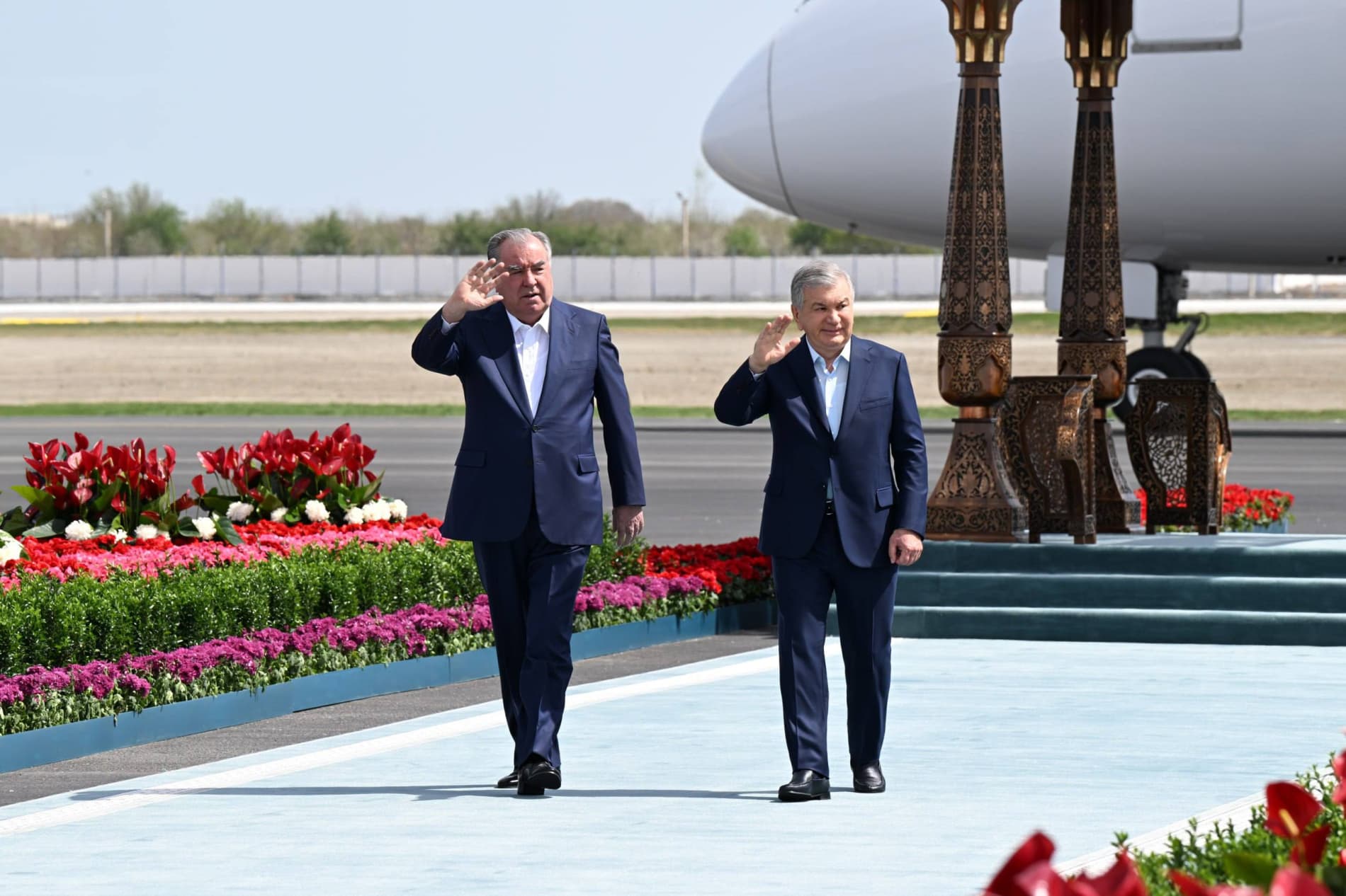 Президенты Узбекистана и Таджикистана прибыли в Бухару