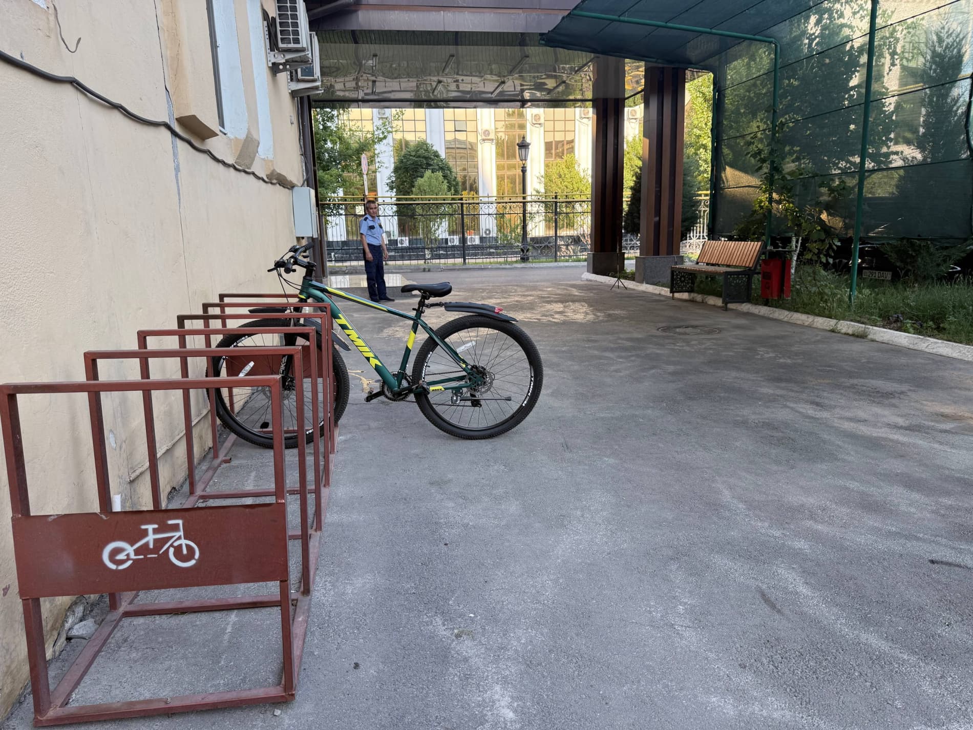 🌿 Sanoat, radiatsiya va yadro xavfsizligi qo'mitasida "Avtomobilsiz kun": Ekologiya va sog'lom turmush tarzi sari muhim qadam
