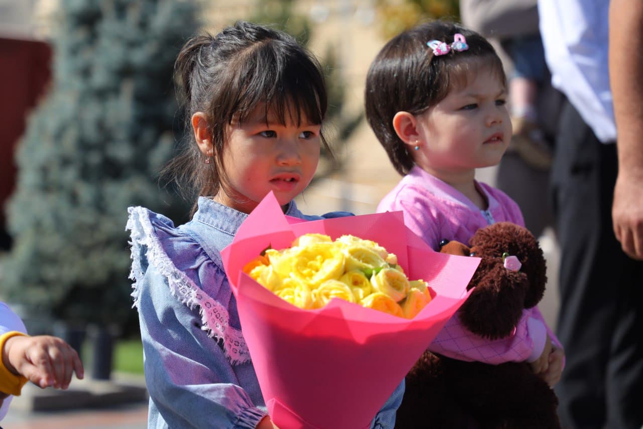 “Jasorat sinfi” oʻquvchilarining tantanali “Vaʼda berish” tadbiri bo‘lib o‘tdi