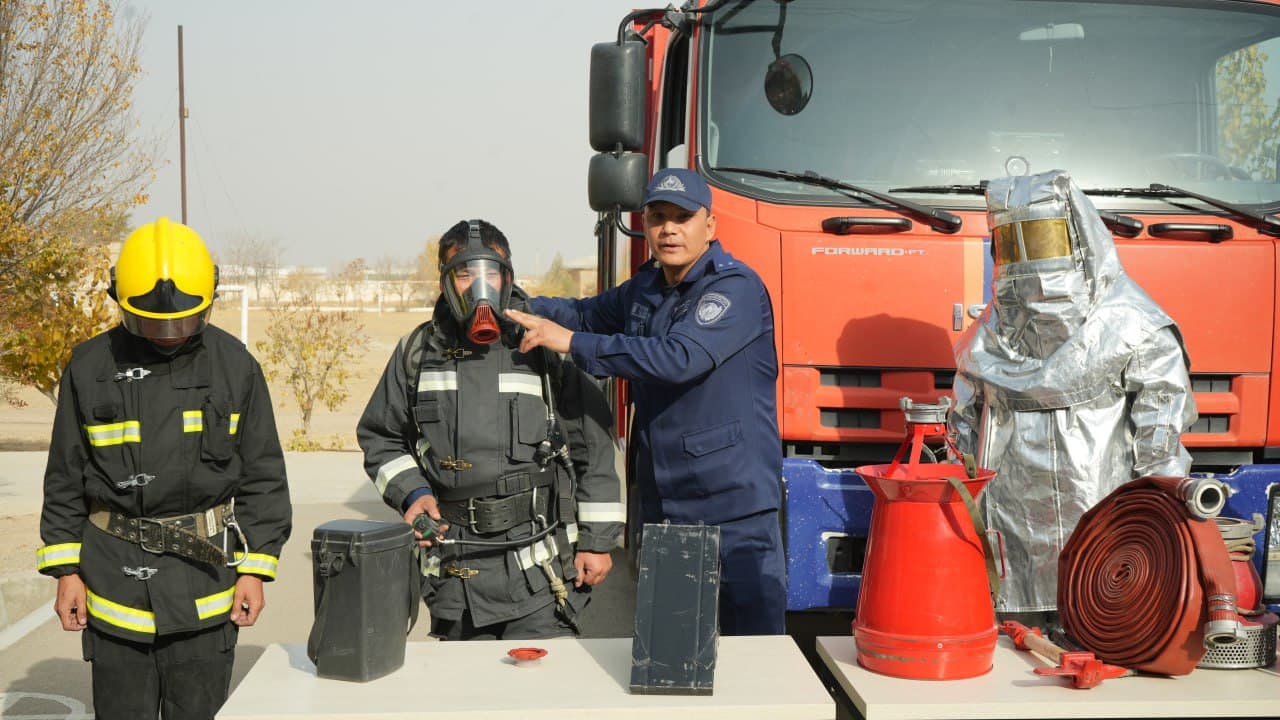 Rahbar va yoshlar: vatanparvarlik, fidoyilik va ibratli tajribalar uchrashuvi