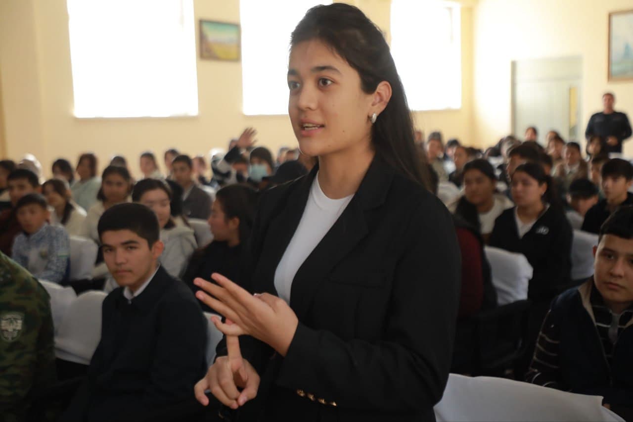 Rahbar va yoshlar: vatanparvarlik, fidoyilik va ibratli tajribalar uchrashuvi