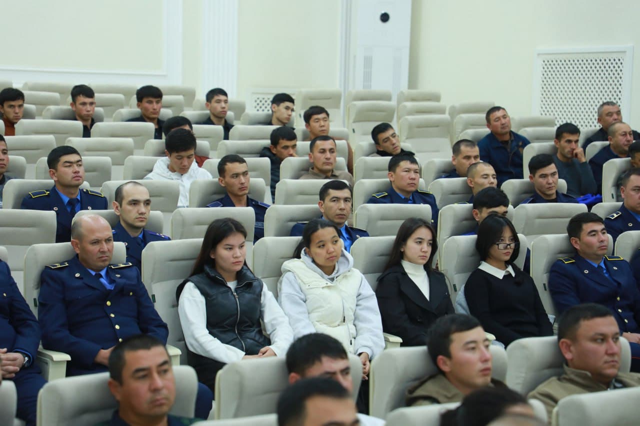 Rahbar va yoshlar: vatanparvarlik, fidoyilik va ibratli tajribalar uchrashuvi