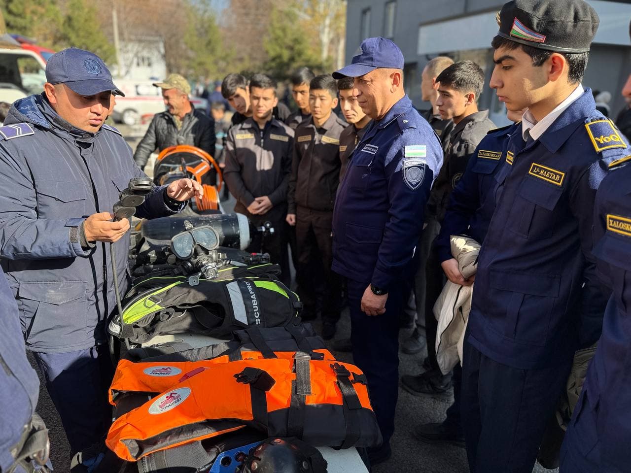 Toshkent viloyati FVBB tomonidan faxriylar hamda yosh avlod vakillari ishtirokida “Qutqaruvchilik – sharafli kasb” mavzusida maʼnaviy-maʼrifiy tadbir oʻtkazildi