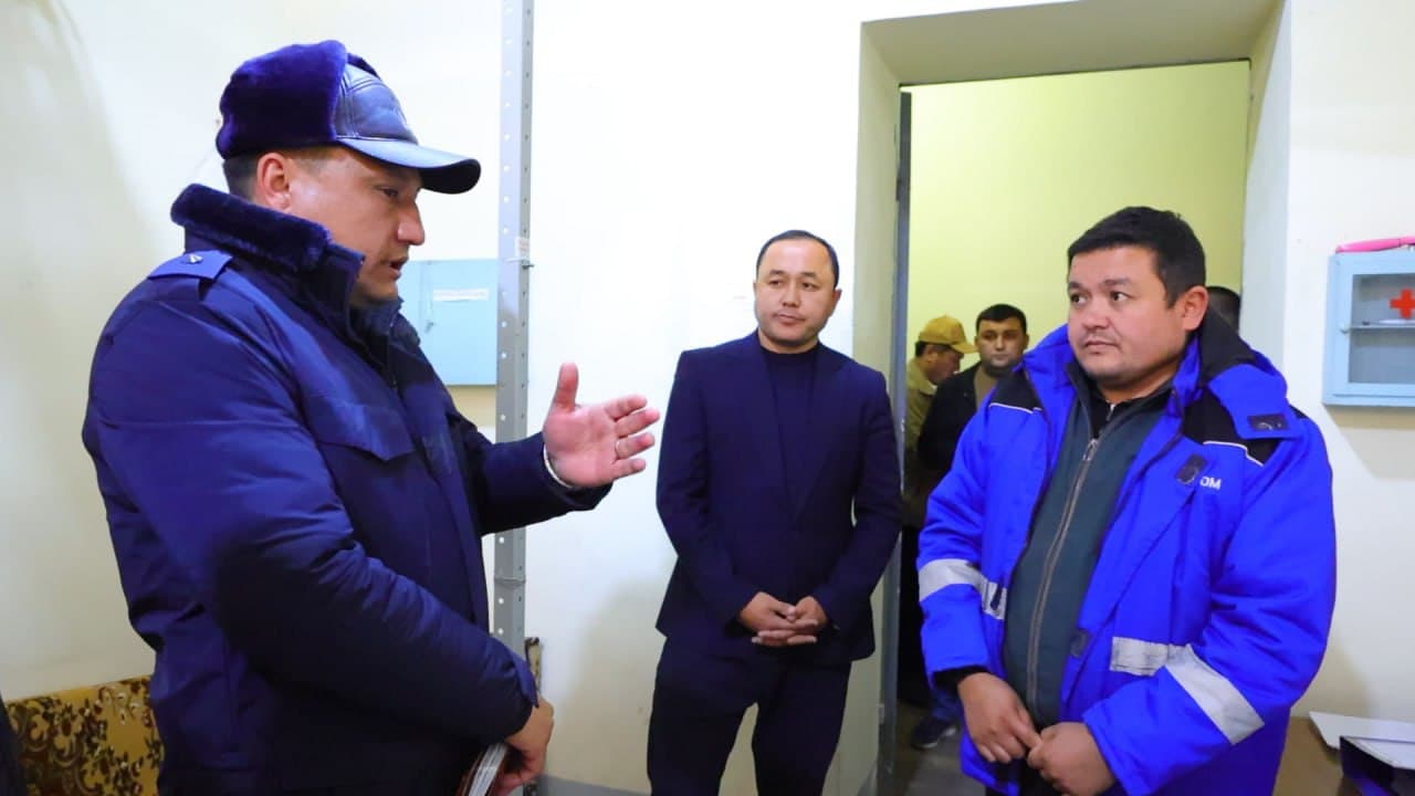 Sirdaryo viloyati FVB boshchiligidagi ishchi guruh tomonidan Guliston, Yangiyer shaharlari hamda Xovos tumanida energetika va kommunal soha tashkilotlarining kuz–qish mavsumiga tayyorgarligi o‘rganildi.