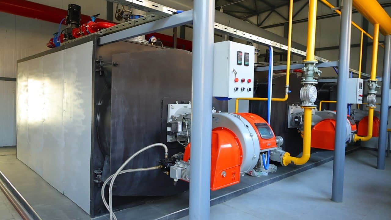 Sirdaryo viloyati FVB boshchiligidagi ishchi guruh tomonidan Guliston, Yangiyer shaharlari hamda Xovos tumanida energetika va kommunal soha tashkilotlarining kuz–qish mavsumiga tayyorgarligi o‘rganildi.