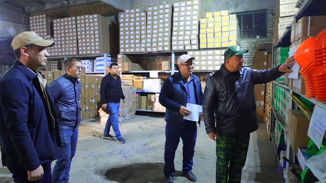 Sirdaryo viloyati FVB boshchiligidagi ishchi guruh tomonidan Guliston, Yangiyer shaharlari hamda Xovos tumanida energetika va kommunal soha tashkilotlarining kuz–qish mavsumiga tayyorgarligi o‘rganildi.