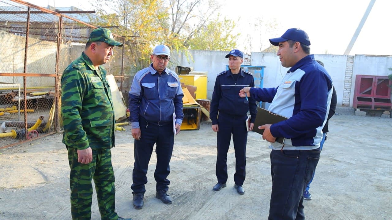 Sirdaryo viloyati FVB boshchiligidagi ishchi guruh tomonidan Guliston, Yangiyer shaharlari hamda Xovos tumanida energetika va kommunal soha tashkilotlarining kuz–qish mavsumiga tayyorgarligi o‘rganildi.