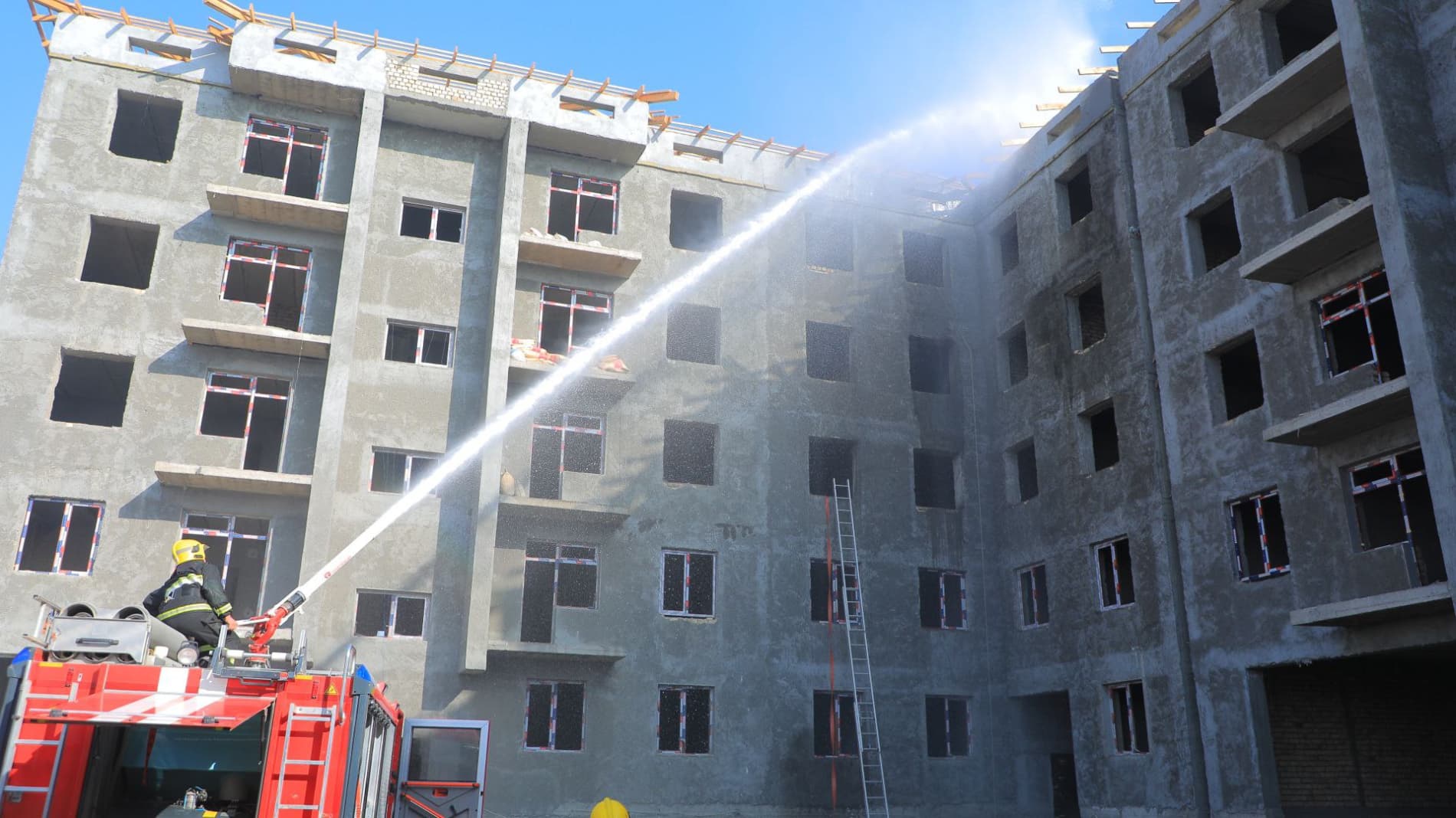 Samarqand viloyati FVB tomonidan Paxtachi tumani hududida qurilayotgan ko‘p qavatli binoda maxsus-taktik o‘quv mashqi o‘tkazildi