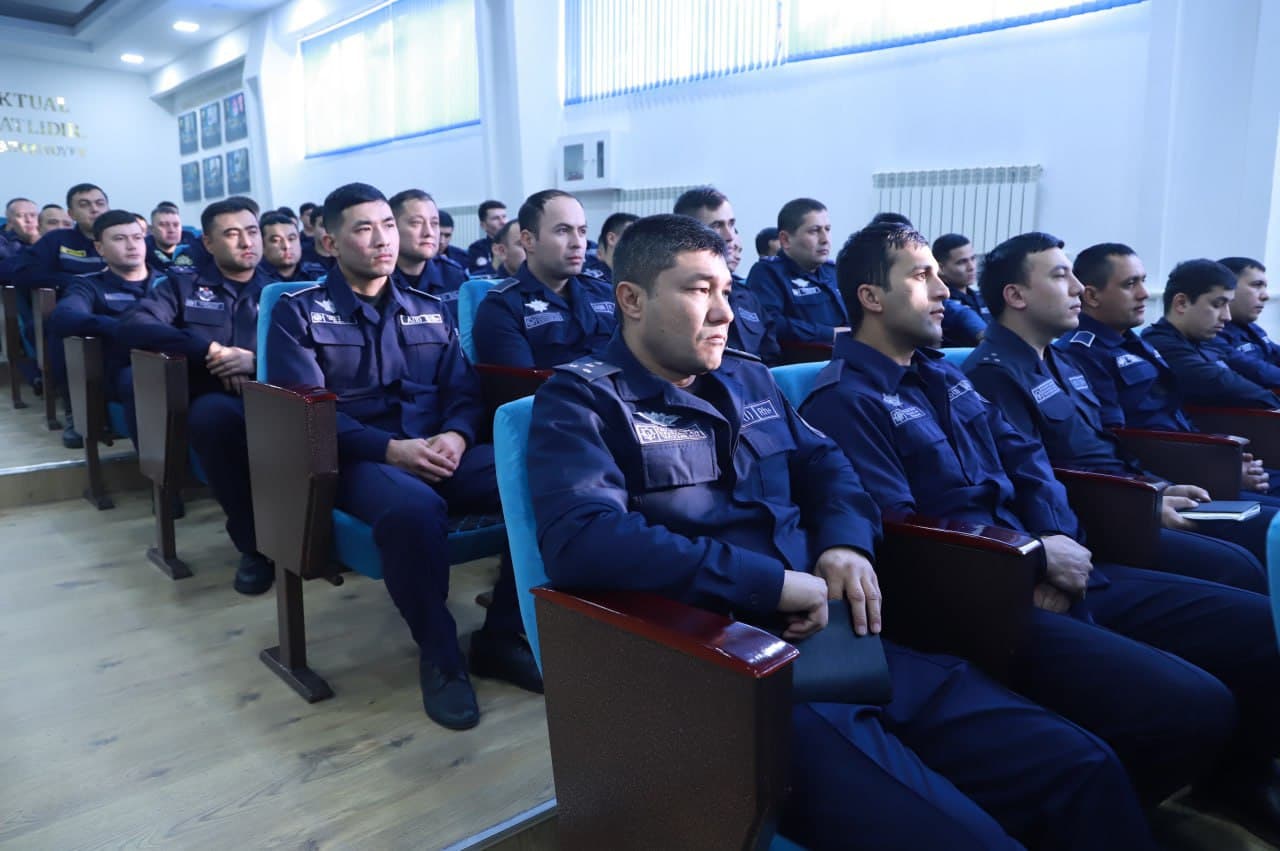 O‘zbekiston Respublikasi Konstitutsiyasi qabul qilinganligining 33 yilligi munosabati bilan Andijon va Farg'ona viloyatlarida "Rahbar va yoshlar" uchrashuvlari tashkil etildi