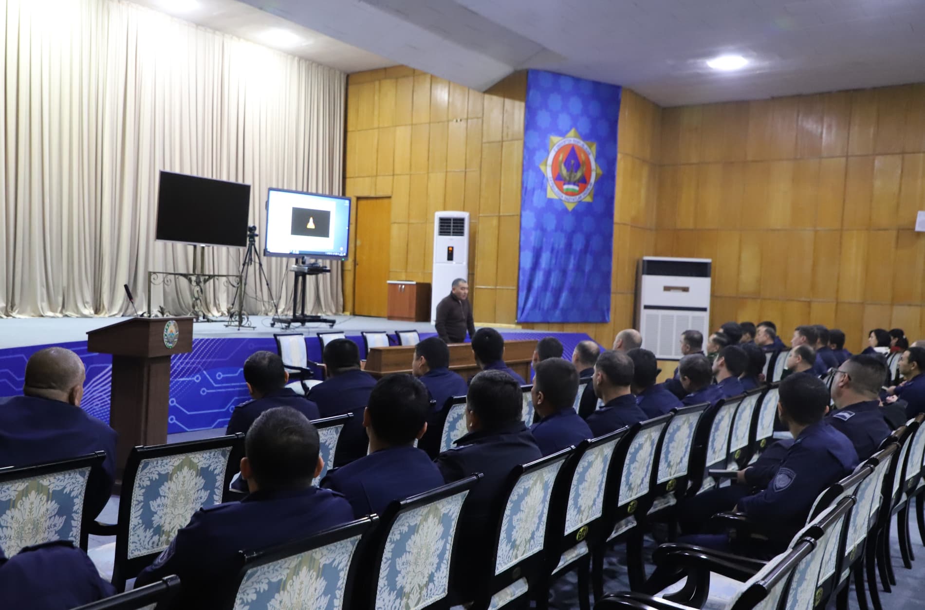 Favqulodda vaziyatlar vazirligi Markaziy apparati, hududiy bosh boshqarmalari, boshqarmalari va tarkibiy tuzilmalarida "Aksilkorrupsiya oyligi" doirasida profilaktik tadbirlar tashkil etildi