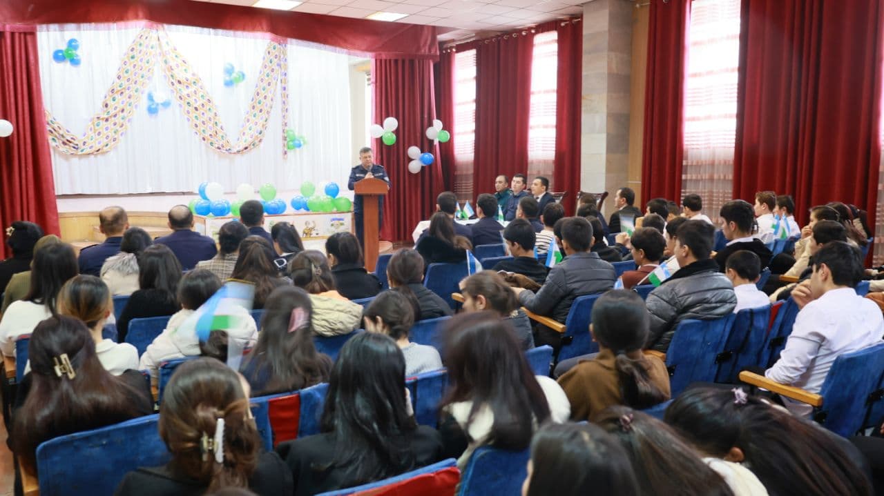 Yoshlar bilan ochiq muloqot: Rahbarlar tomonidan vatanparvarlik saboqlari