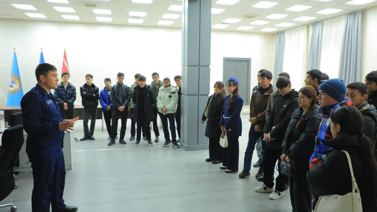 Samarqand viloyati Favqulodda vaziyatlar boshqarmasida oʻquvchilar, talabalar va otaliqqa olingan yoshlar ishtirokida “Ochiq eshiklar kuni” maʼnaviy-maʼrifiy tadbiri oʻtkazildi.