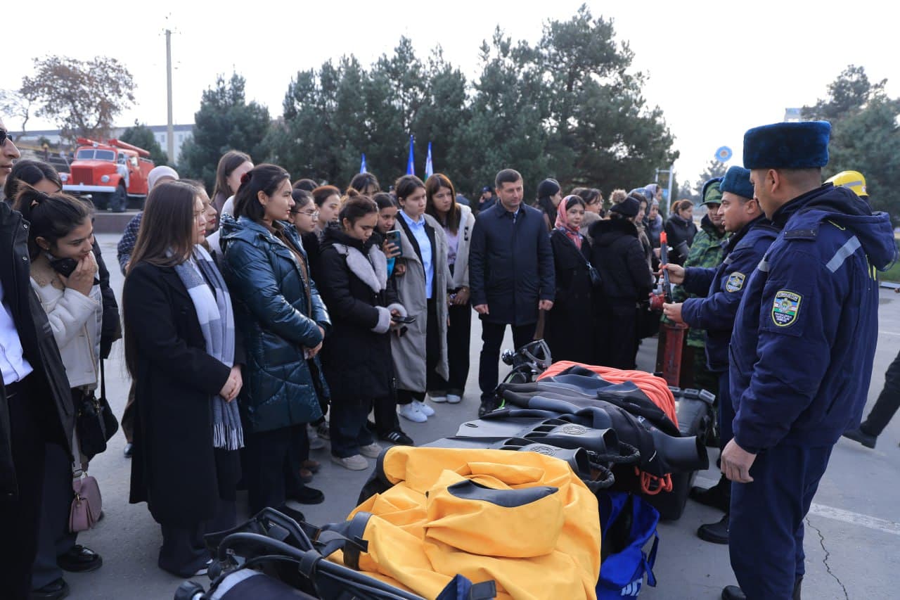 Qashqadaryo va Buxoro viloyatlari Favqulodda vaziyatlar boshqarmalarida OAV vakillari, keng jamoatchilik va yoshlar ishtirokida “Ochiq eshiklar kuni” tadbirlari oʻtkazildi.