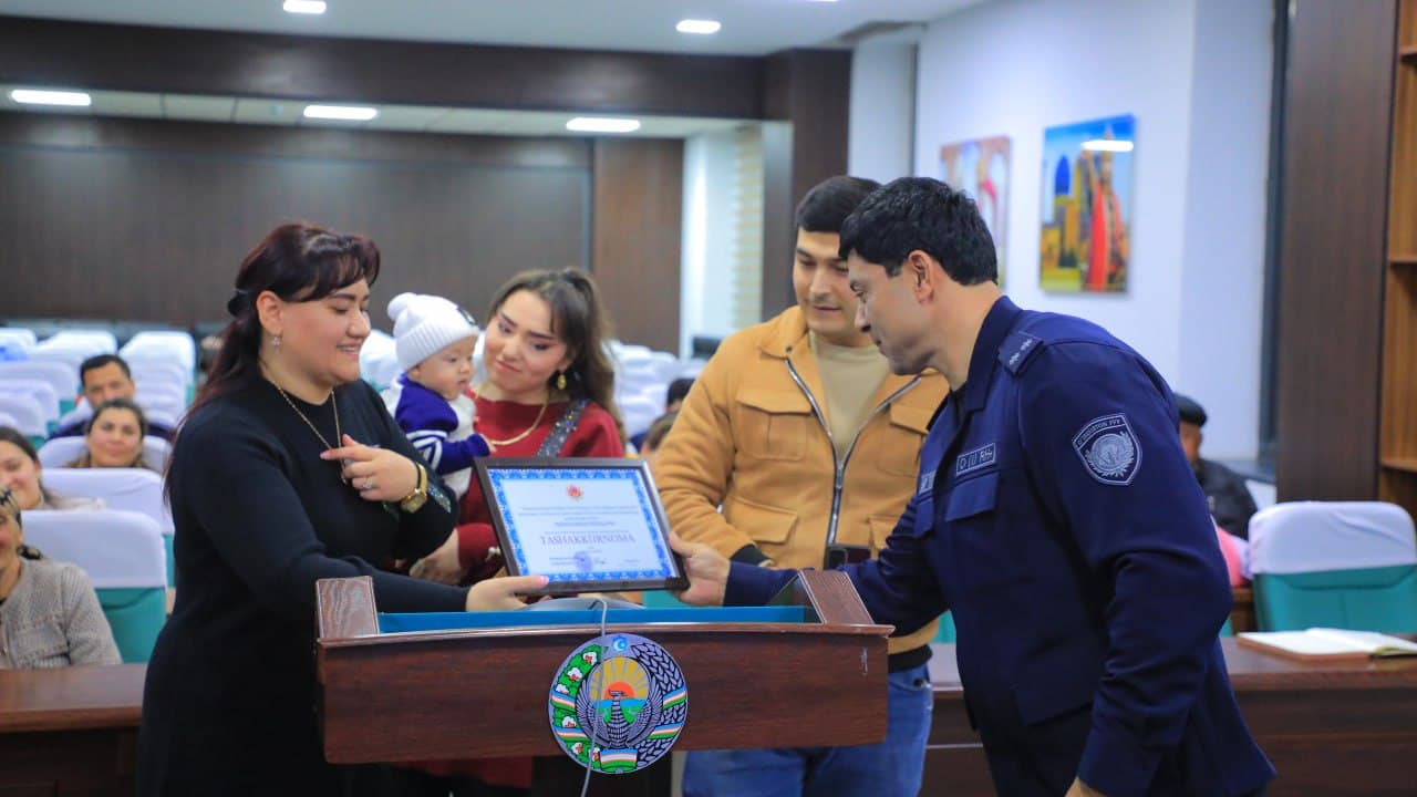 Harbiy-vatanparvarlik oyligi doirasida askar ota-onalari eʼzozlandi