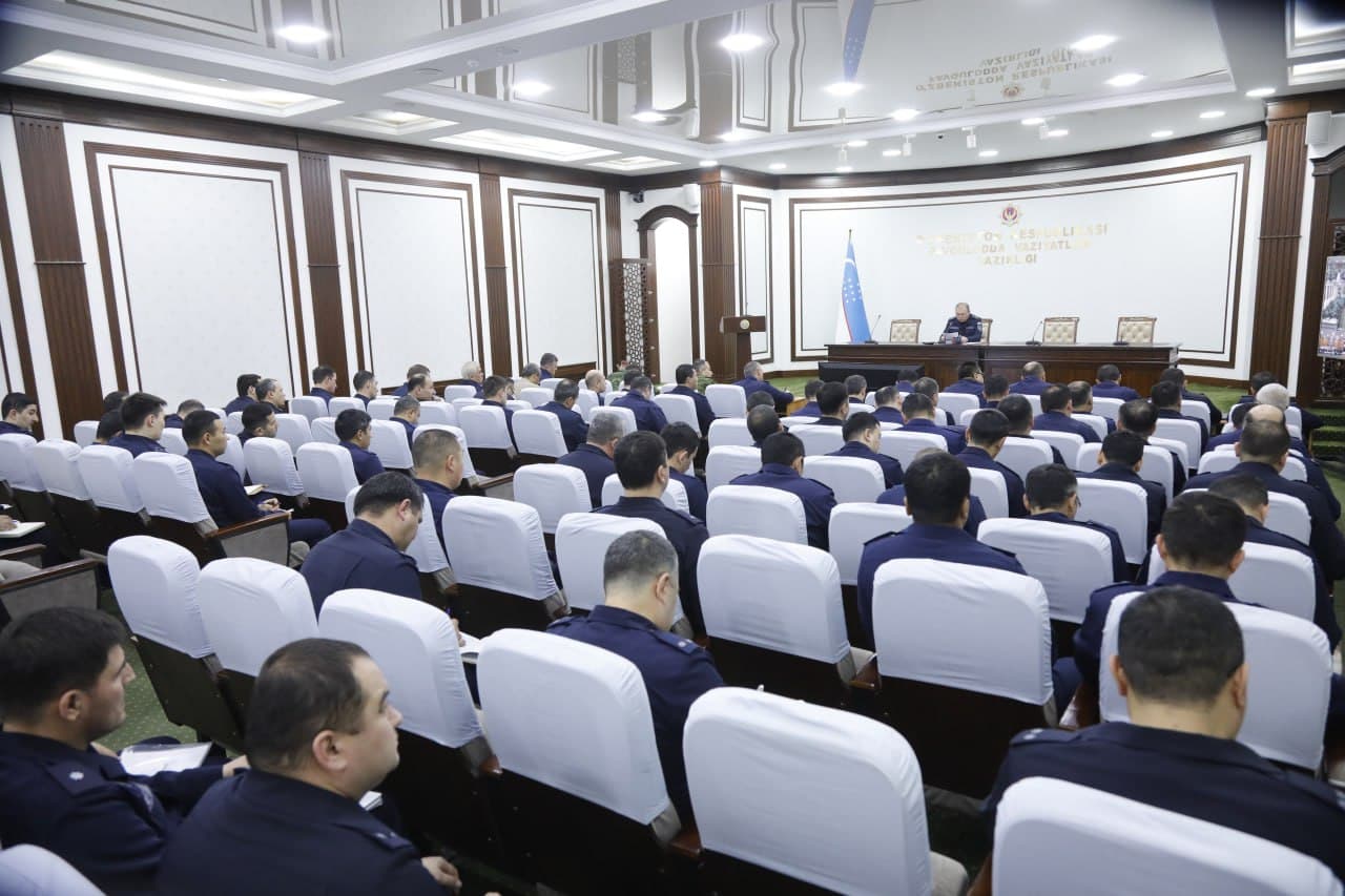 Favqulodda vaziyatlar vaziri general-mayor B.B.Kudratxodjayev yangi yil bayrami tadbirlari oʻtkaziladigan maskanlarda profilaktik tadbirlarni kuchaytirish yuzasidan masʼullarga topshiriqlar berdi