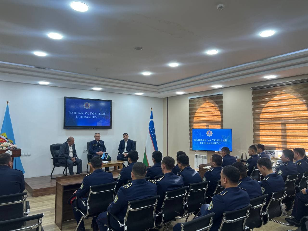 Rahbar va yoshlar muloqoti: masʼuliyat, vatanparvarlik va xizmat burchi