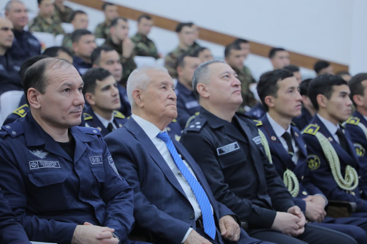 FVV Akademiyasida “Milliy armiya — ona yurt qalqoni, tinchligimiz posboni!” shiori ostida maʼnaviy-maʼrifiy tadbir oʻtkazildi